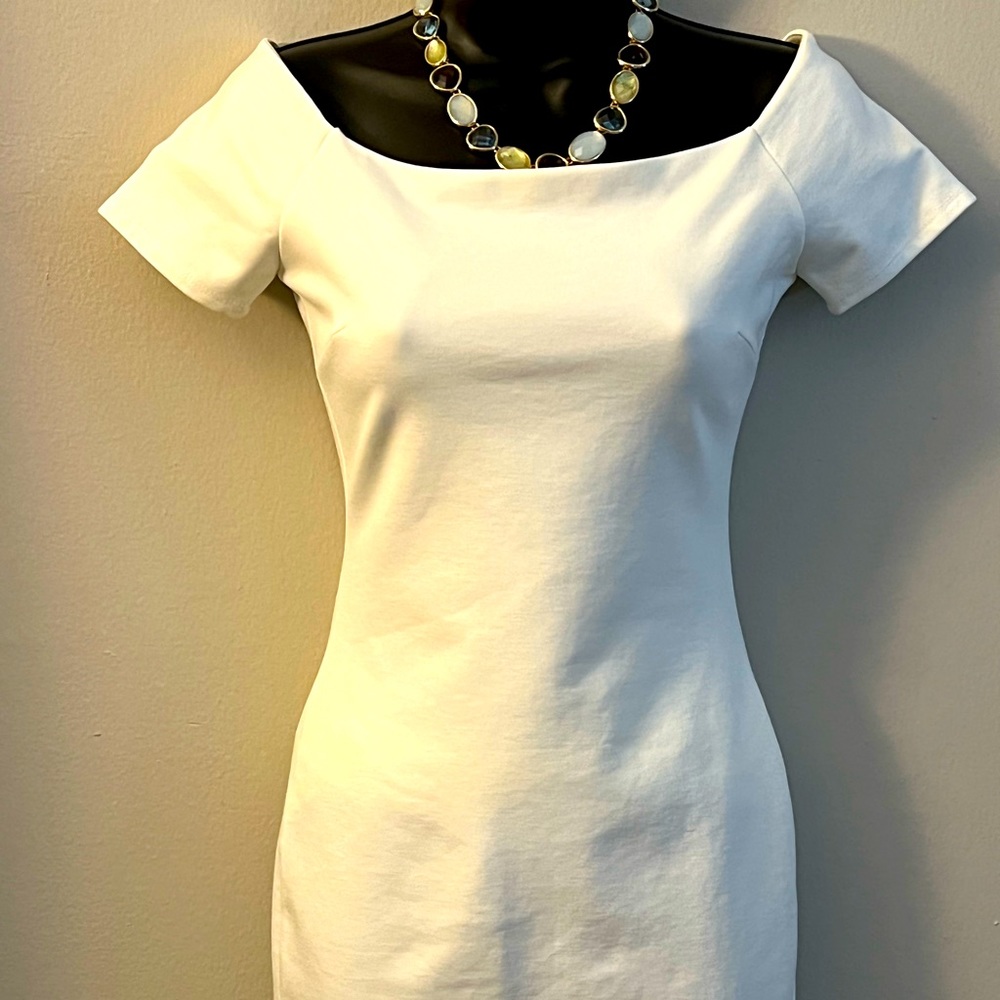 ✨LuLu’s White Off the Shoulder Body Con Dress ✨